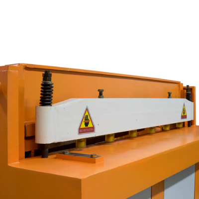 Гильотина электромеханическая Stalex SBJB 2x1300 Гильотина электромеханическая Stalex SBJB 2x1300