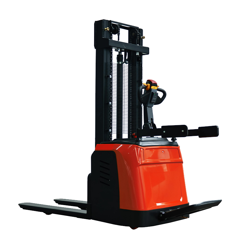 Штабелер самоходный с платформой оператора Shtapler QDR 1630 (L150) Штабелер самоходный с платформой оператора Shtapler QDR 1630 (L150)