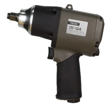 Пневмогайковерт FROSP ПГ-124К в пластиковом кейсе и с головками